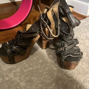 Bedstu Mona Strappy Wood Heel Distressed Rugged Chic